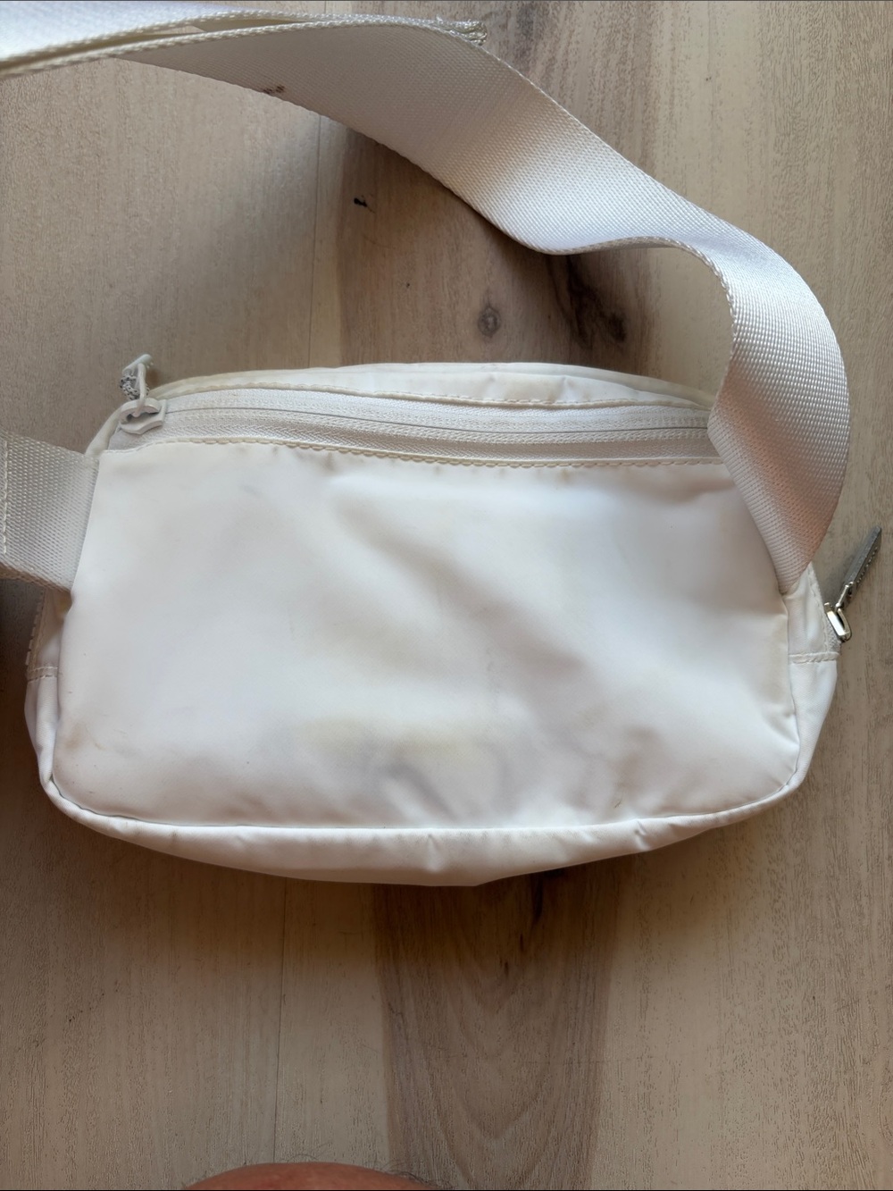lululemon waist bag white silver decal - Picture 5 of 9